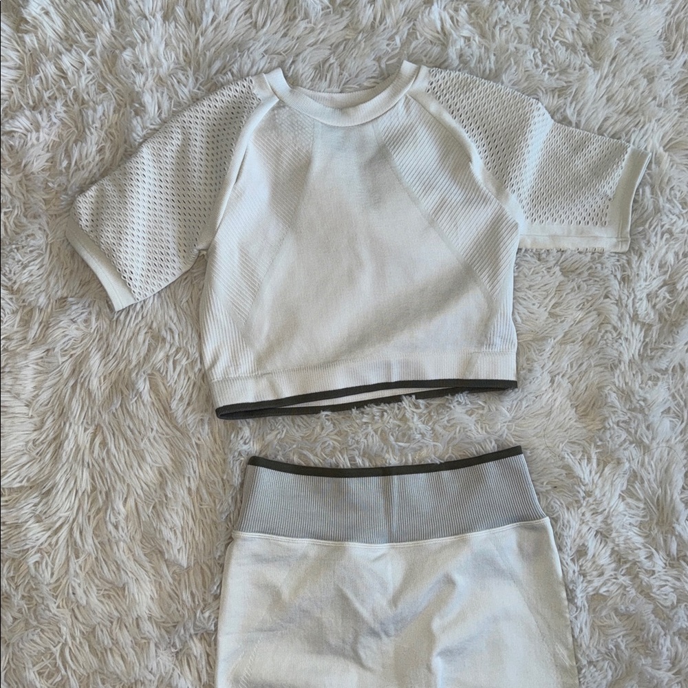 ADIDAS IVY PARK White Ribbed Workout Set